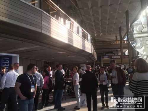 微步與Intel攜手并進3d全息廣告機,創新引領PC行業發展